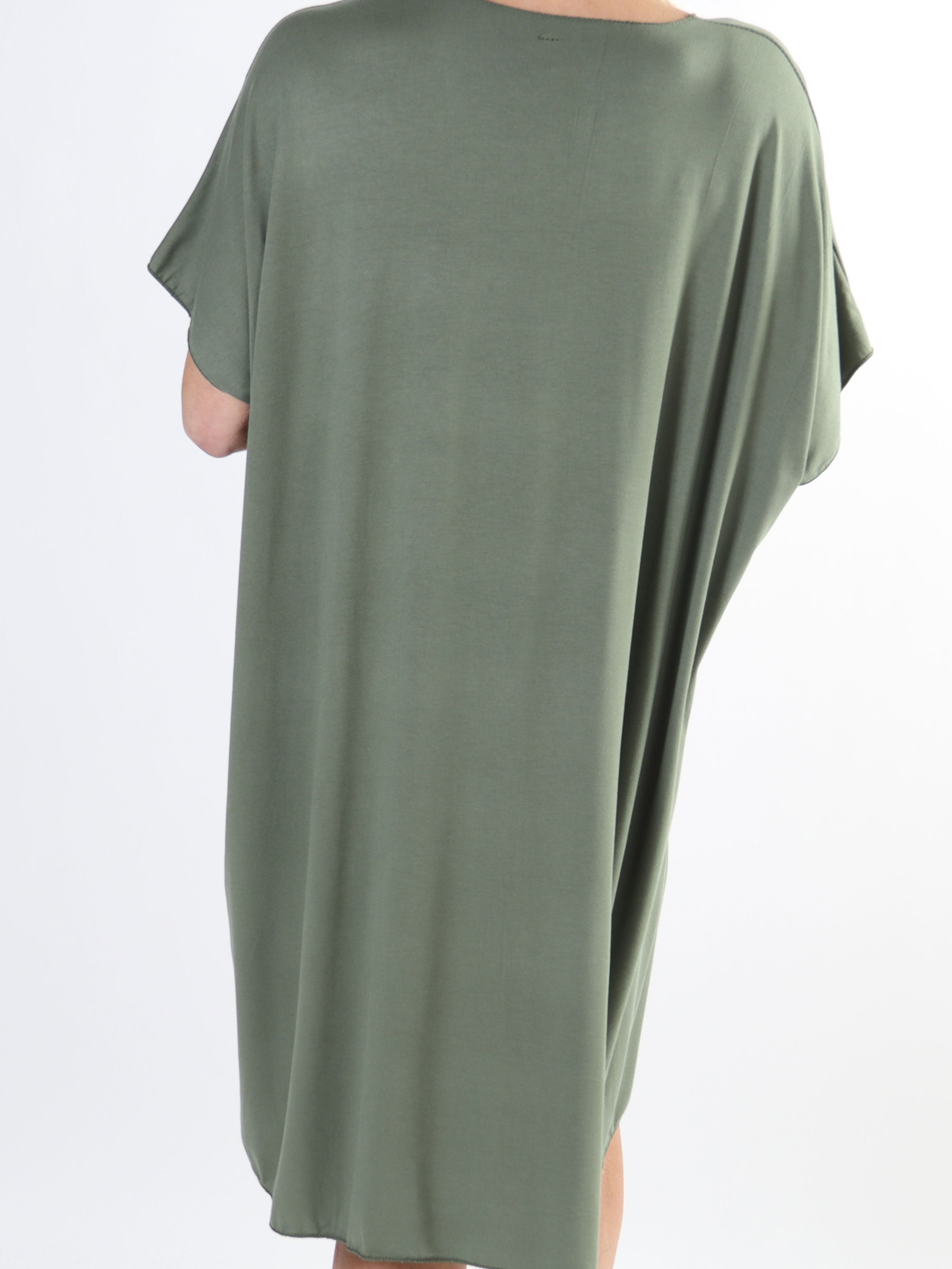 Ellen - Plus size t-shirtkjole i viskose med guldskrift